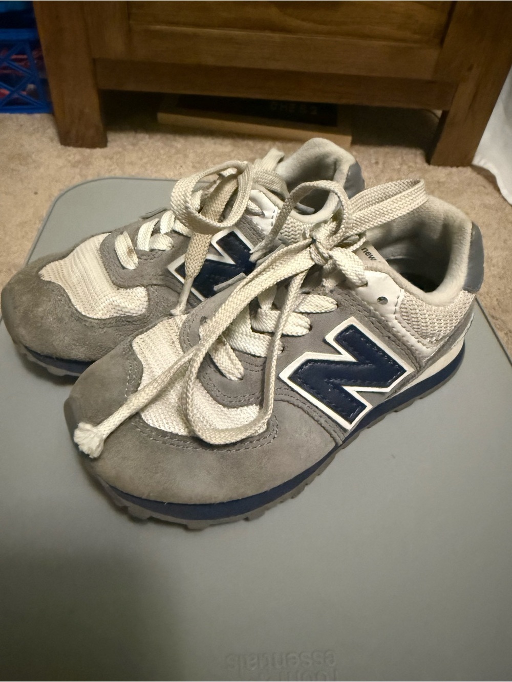 New balance 574 tennis shoes size 10.5c